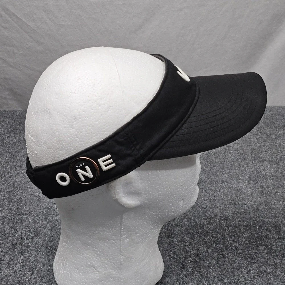 Nike Golf Visor Black Swoosh Logo Athletic Sun Hat Sportswear Resort Athleisure